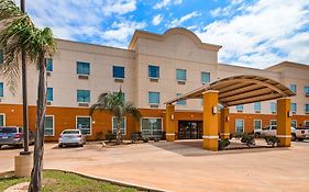 Days Inn & Suites Cotulla